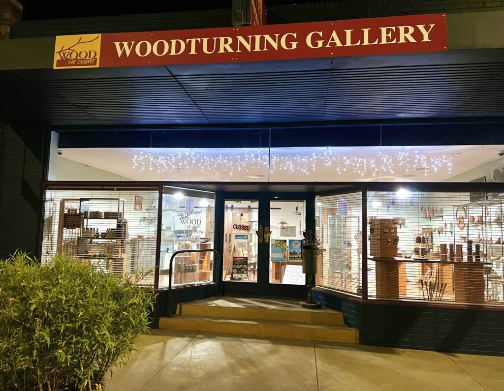 Gallery pic night front